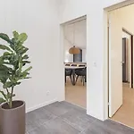 10 Person In בלבאנד